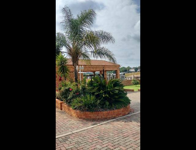 2 BEDROOM TOWNHOUSE FOR SALE IN CHANCLIFF RIDGE